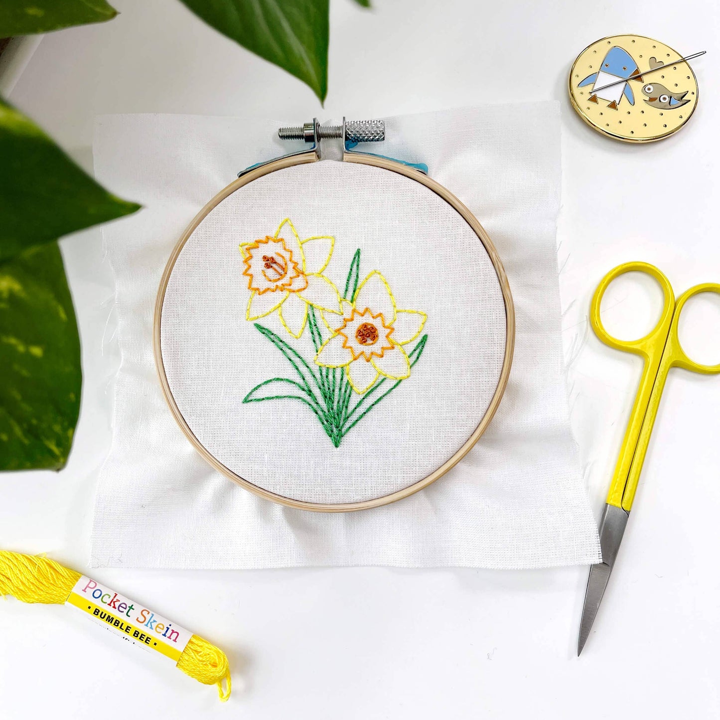 Daffodil 4" embroidery kit