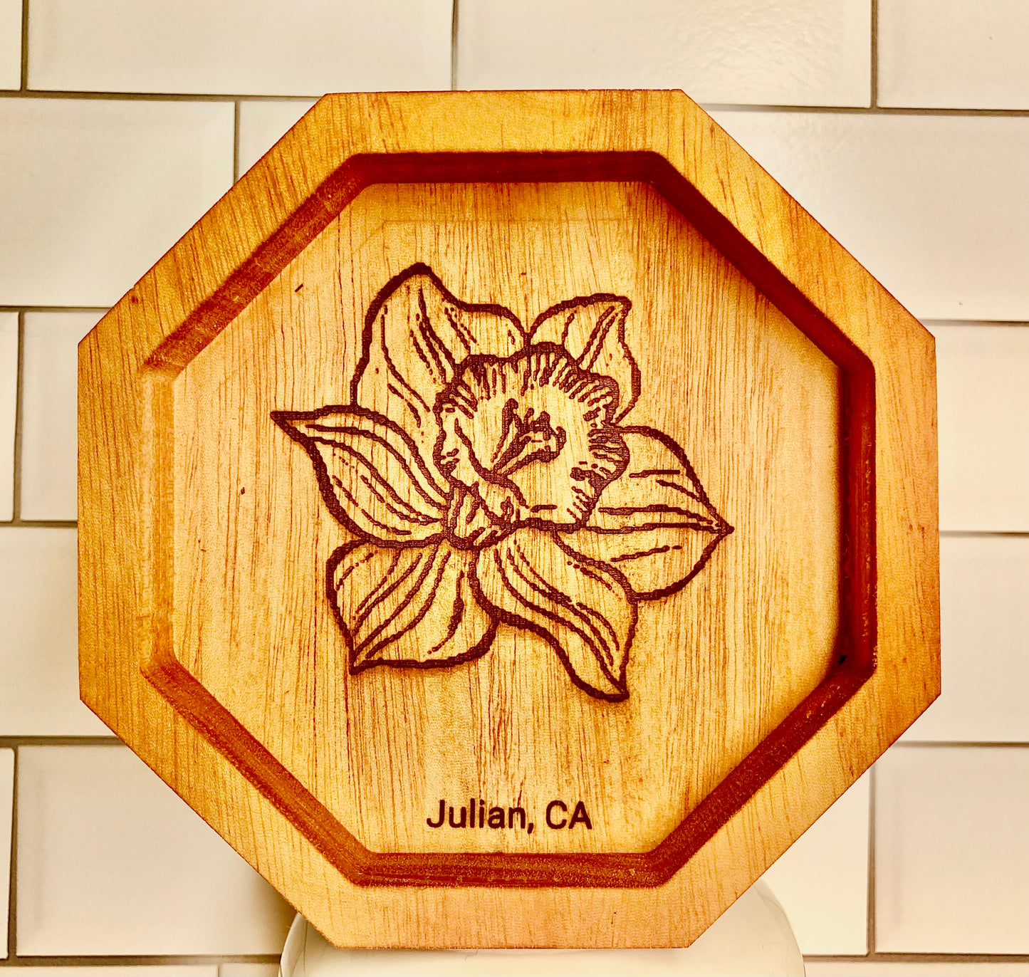 Wood Octagon Daffodil Tray